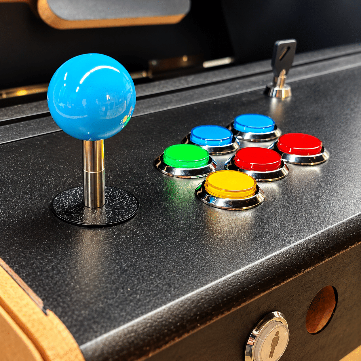 Détail du joystick et des boutons du bartop arcade