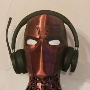 Support de casque audio inspiré de Deadpool, imprimé en 3D en filament silk bicolore.